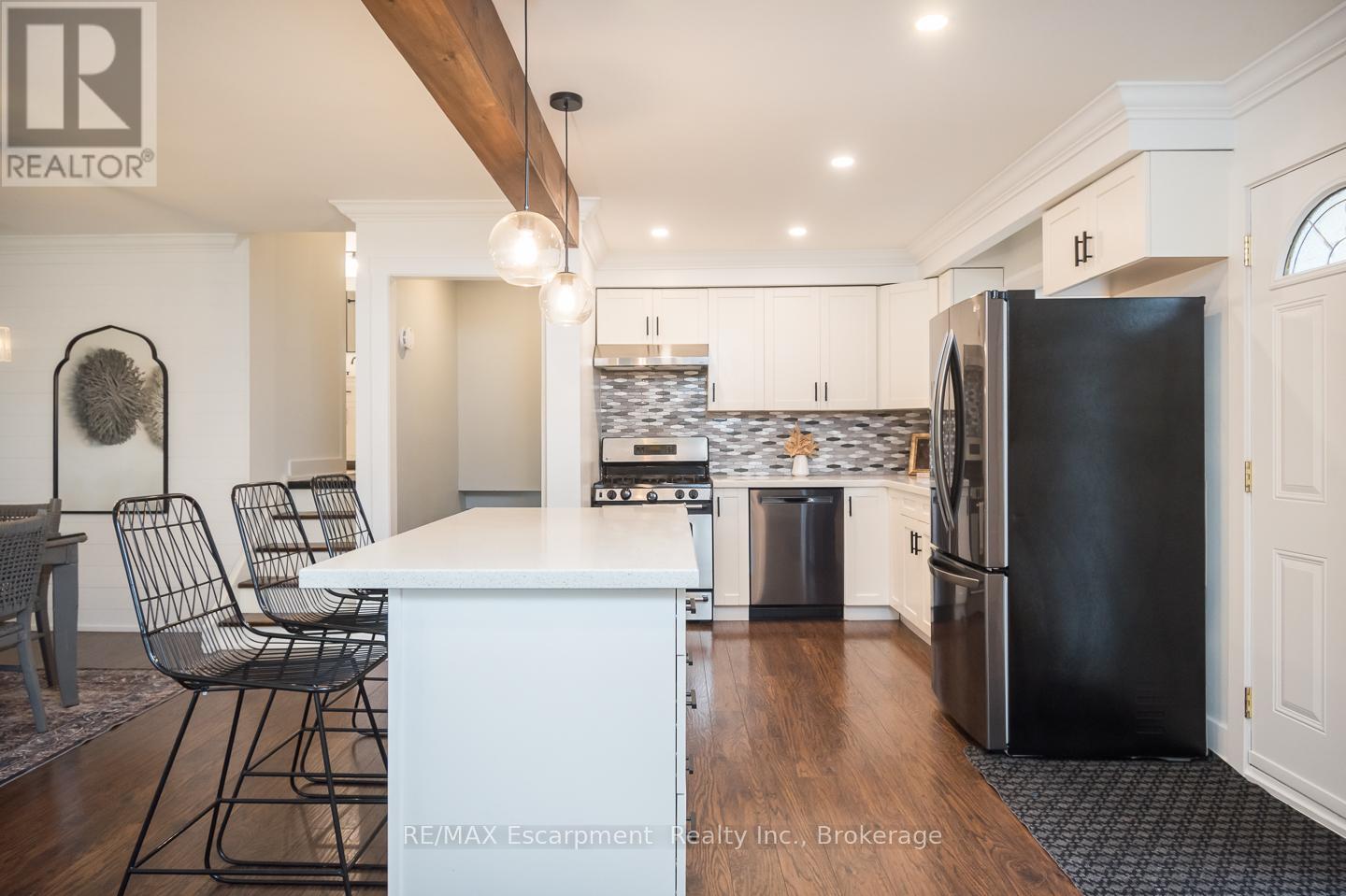 1346 Colonsay Drive, Burlington, Ontario  L7P 2T9 - Photo 9 - W12542818