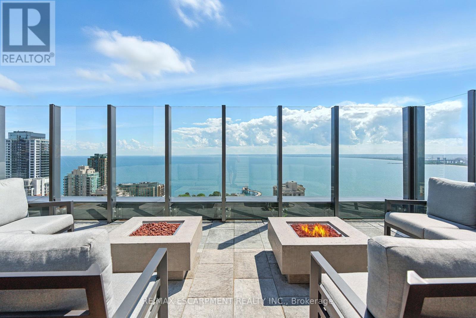 1604 - 2007 James Street, Burlington, Ontario  L7R 1H1 - Photo 23 - W12542526