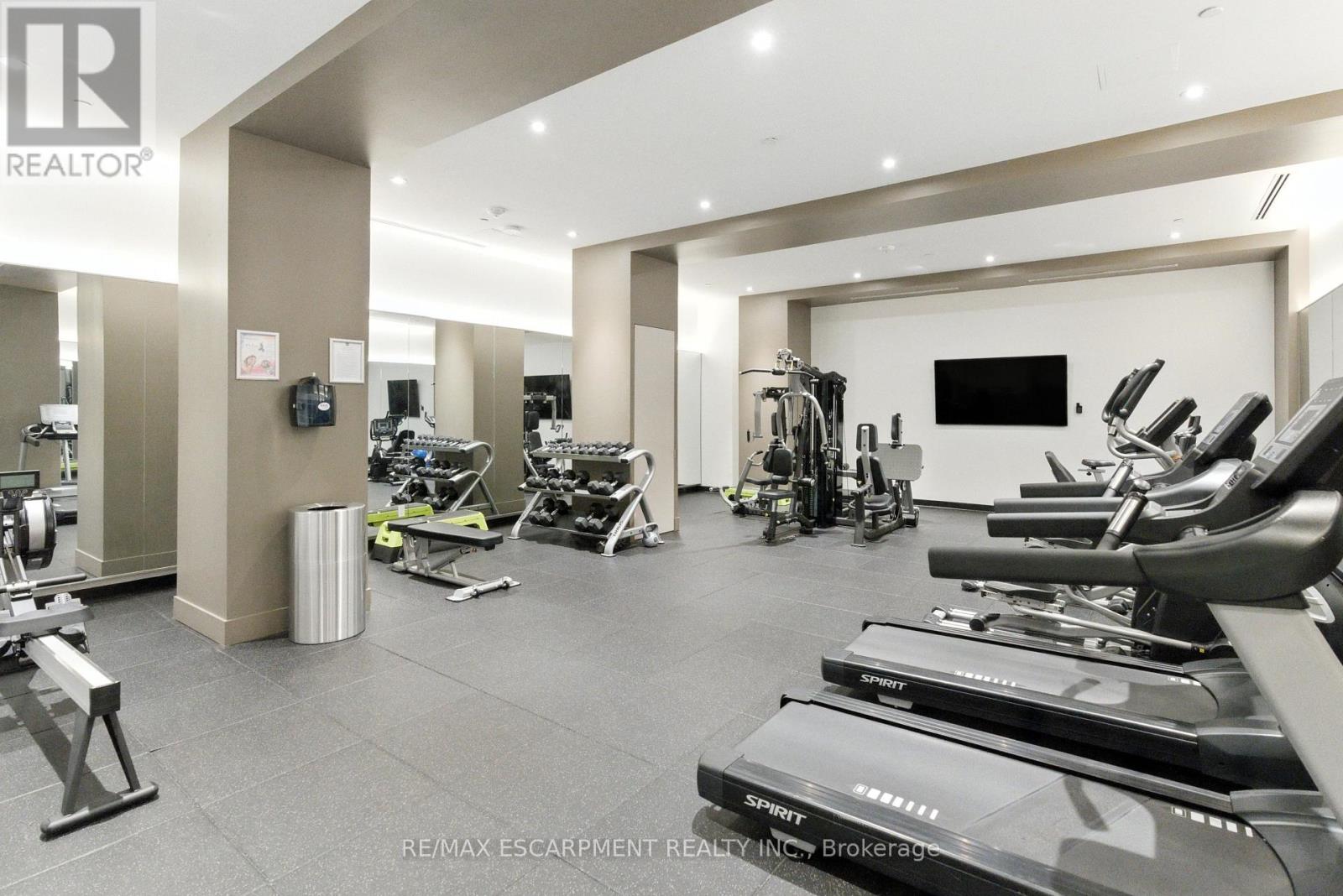 1604 - 2007 James Street, Burlington, Ontario  L7R 1H1 - Photo 25 - W12542526