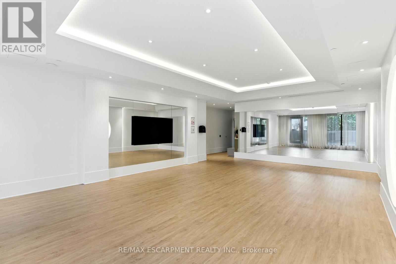 1604 - 2007 James Street, Burlington, Ontario  L7R 1H1 - Photo 26 - W12542526