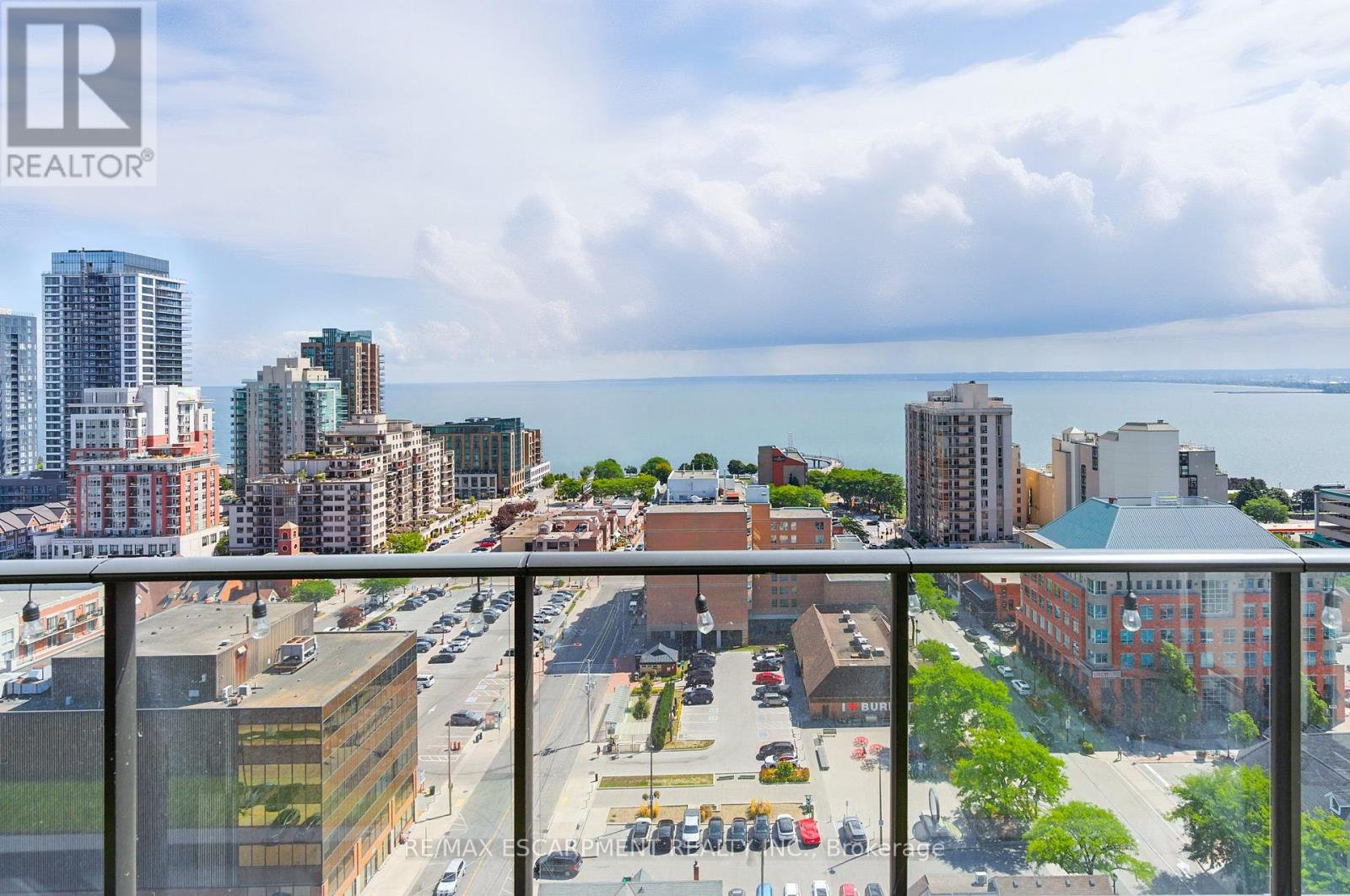 1604 - 2007 James Street, Burlington, Ontario  L7R 1H1 - Photo 8 - W12542526