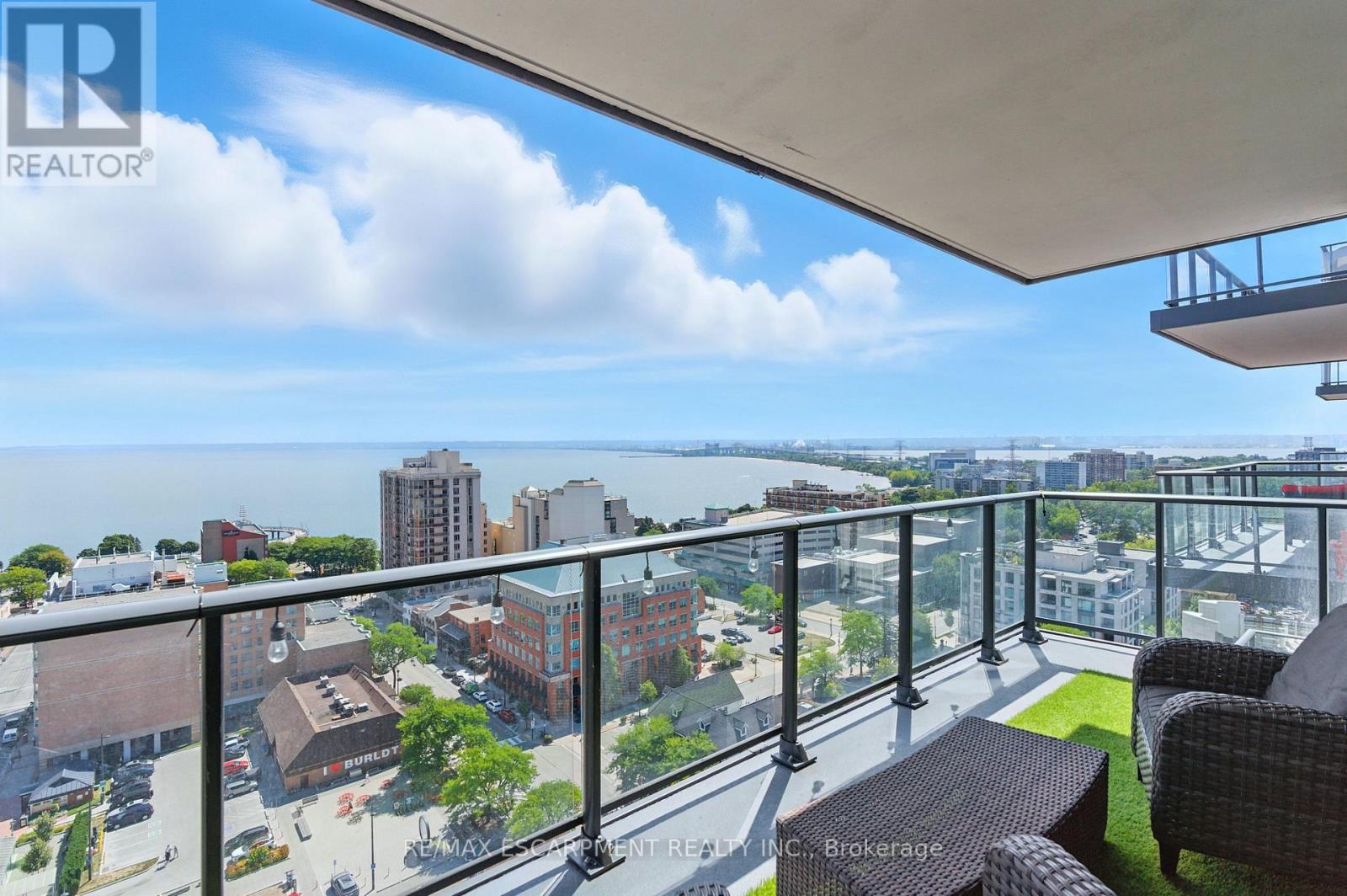 1604 - 2007 James Street, Burlington, Ontario  L7R 1H1 - Photo 9 - W12542526