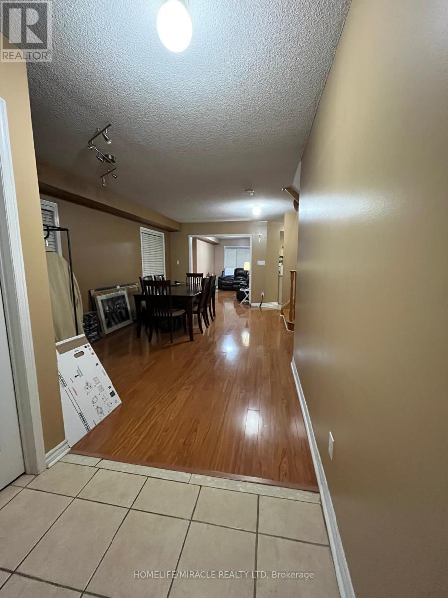 38 Charcoal Way, Brampton, Ontario  L6Y 5P8 - Photo 2 - W12542528