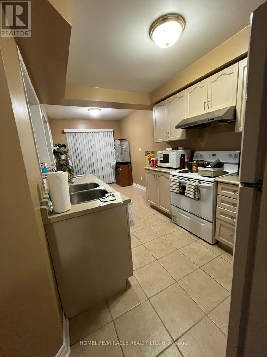 38 Charcoal Way, Brampton, Ontario  L6Y 5P8 - Photo 4 - W12542528