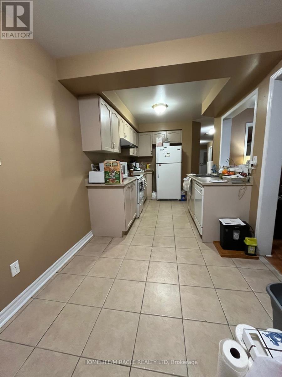 38 Charcoal Way, Brampton, Ontario  L6Y 5P8 - Photo 5 - W12542528