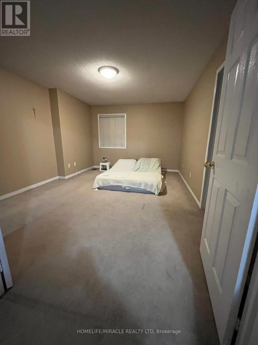 38 Charcoal Way, Brampton, Ontario  L6Y 5P8 - Photo 7 - W12542528