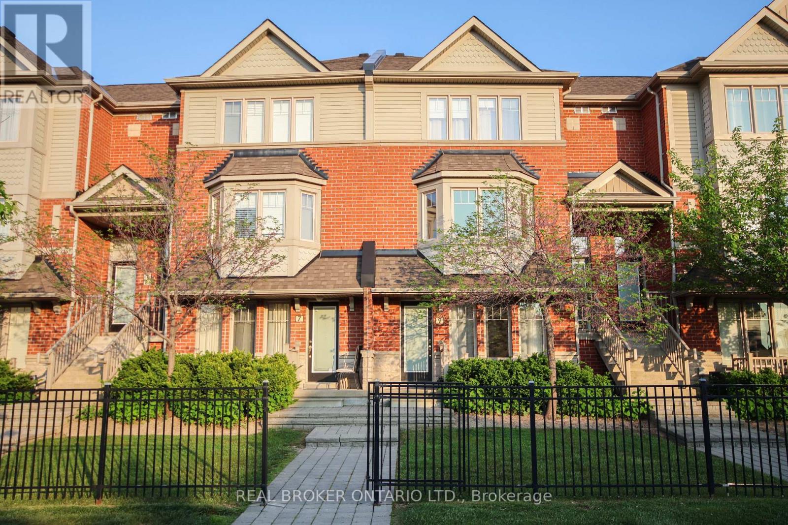 9 - 3200 BENTLEY DRIVE, Mississauga, Ontario