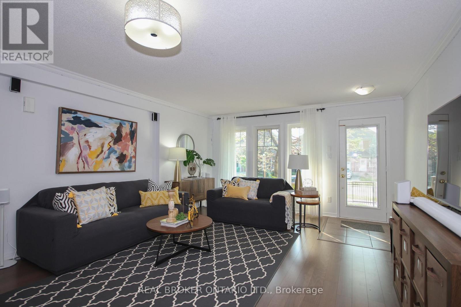 9 - 3200 Bentley Drive, Mississauga, Ontario  L5M 0P7 - Photo 4 - W12542574