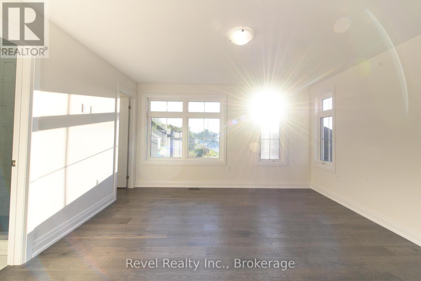 45 Joanne Crescent, Wasaga Beach, Ontario  L9Z 2N9 - Photo 8 - S12542878