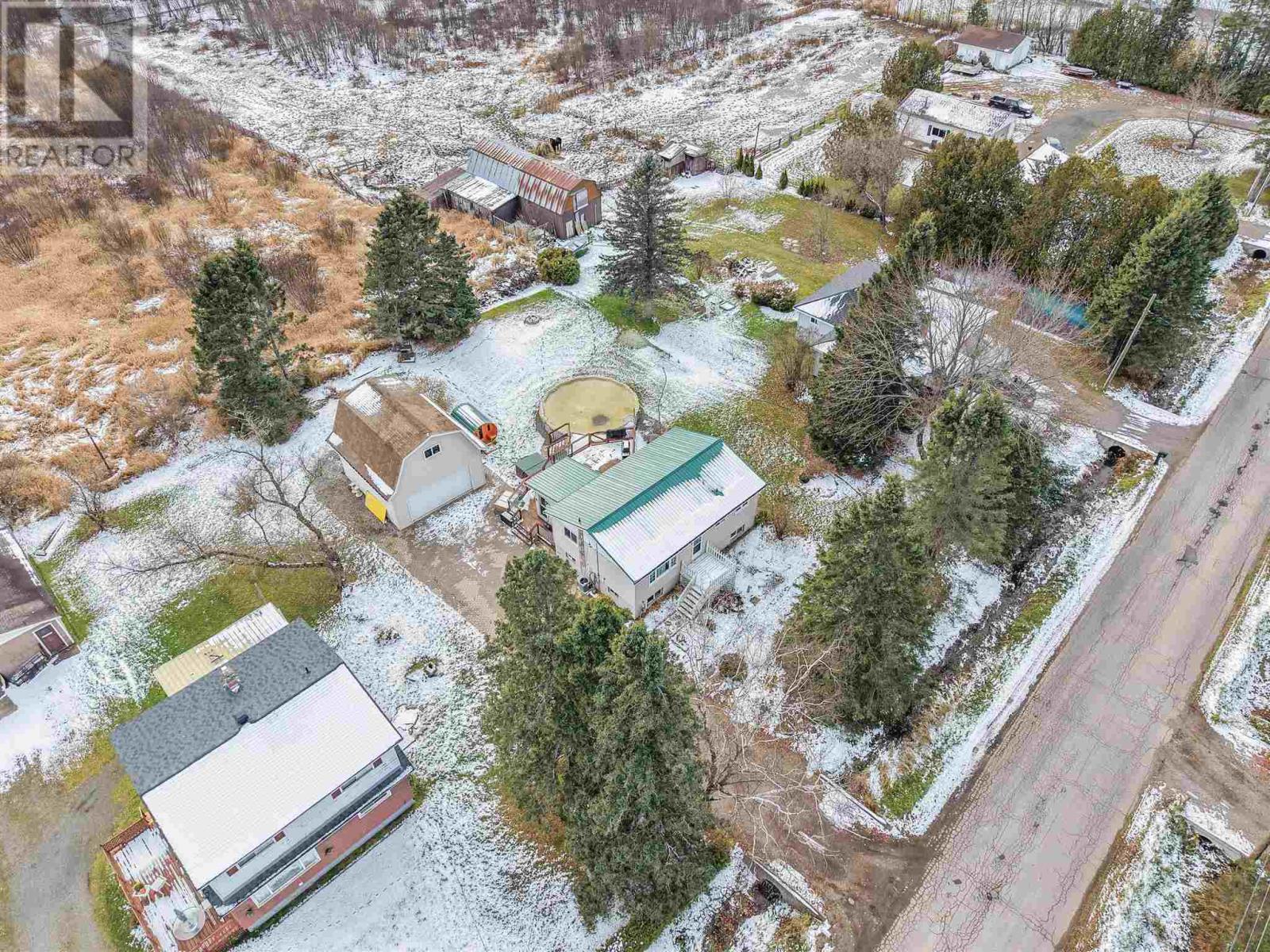 1519 Third Lin, Sault Ste. Marie, Ontario  P6A 6J8 - Photo 2 - SM253255