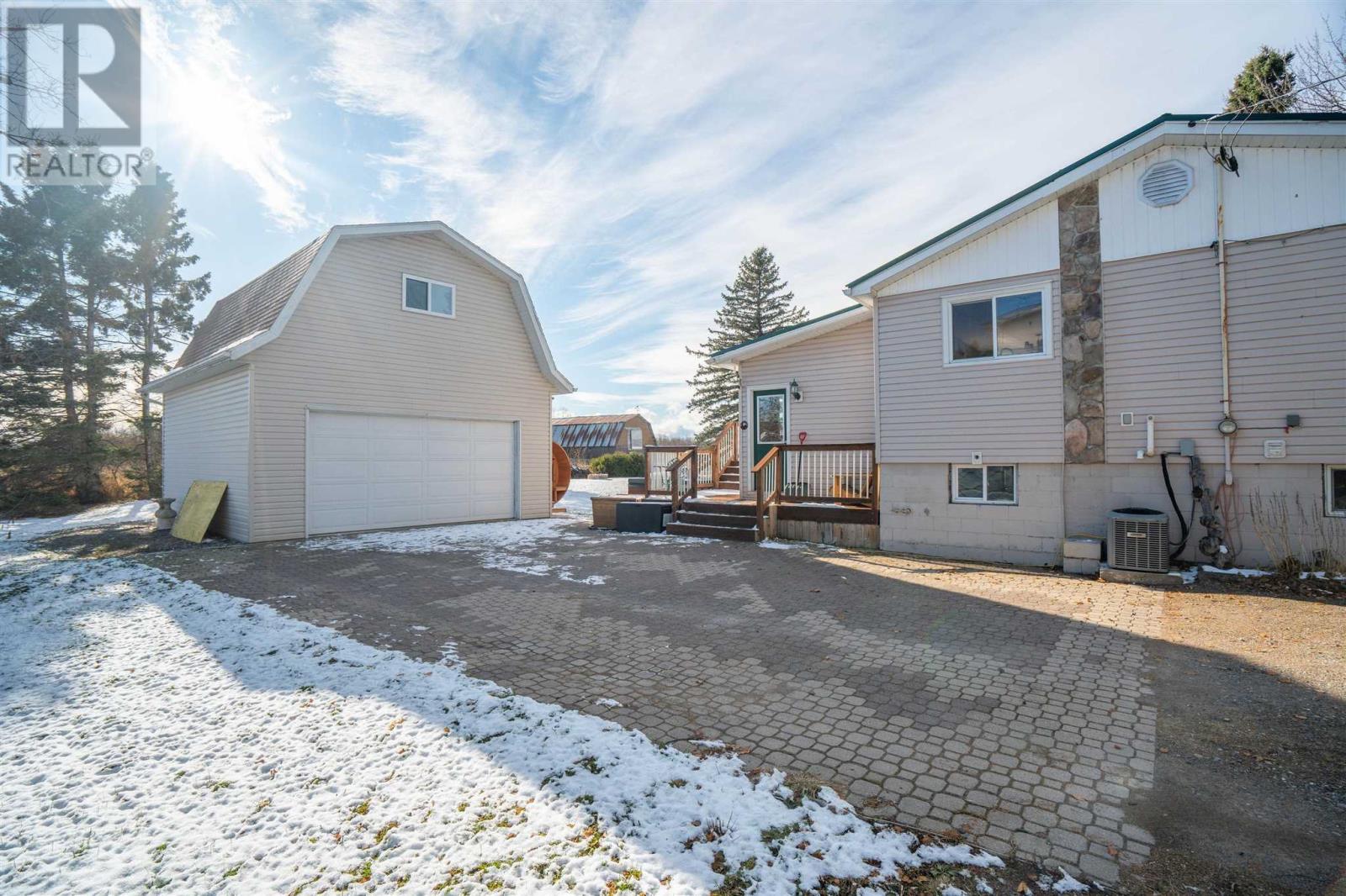 1519 Third Lin, Sault Ste. Marie, Ontario  P6A 6J8 - Photo 8 - SM253255