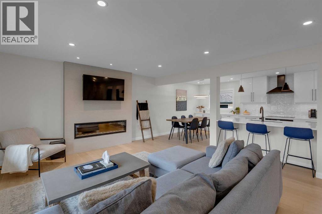 24 Canyon Drive Nw, Calgary, Alberta  T2L 0R3 - Photo 2 - A2253401