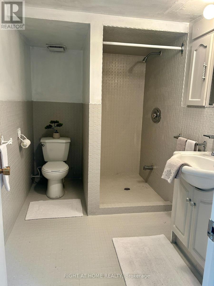 357 Drewry Avenue, Toronto, Ontario  M2R 2K3 - Photo 26 - C12502370