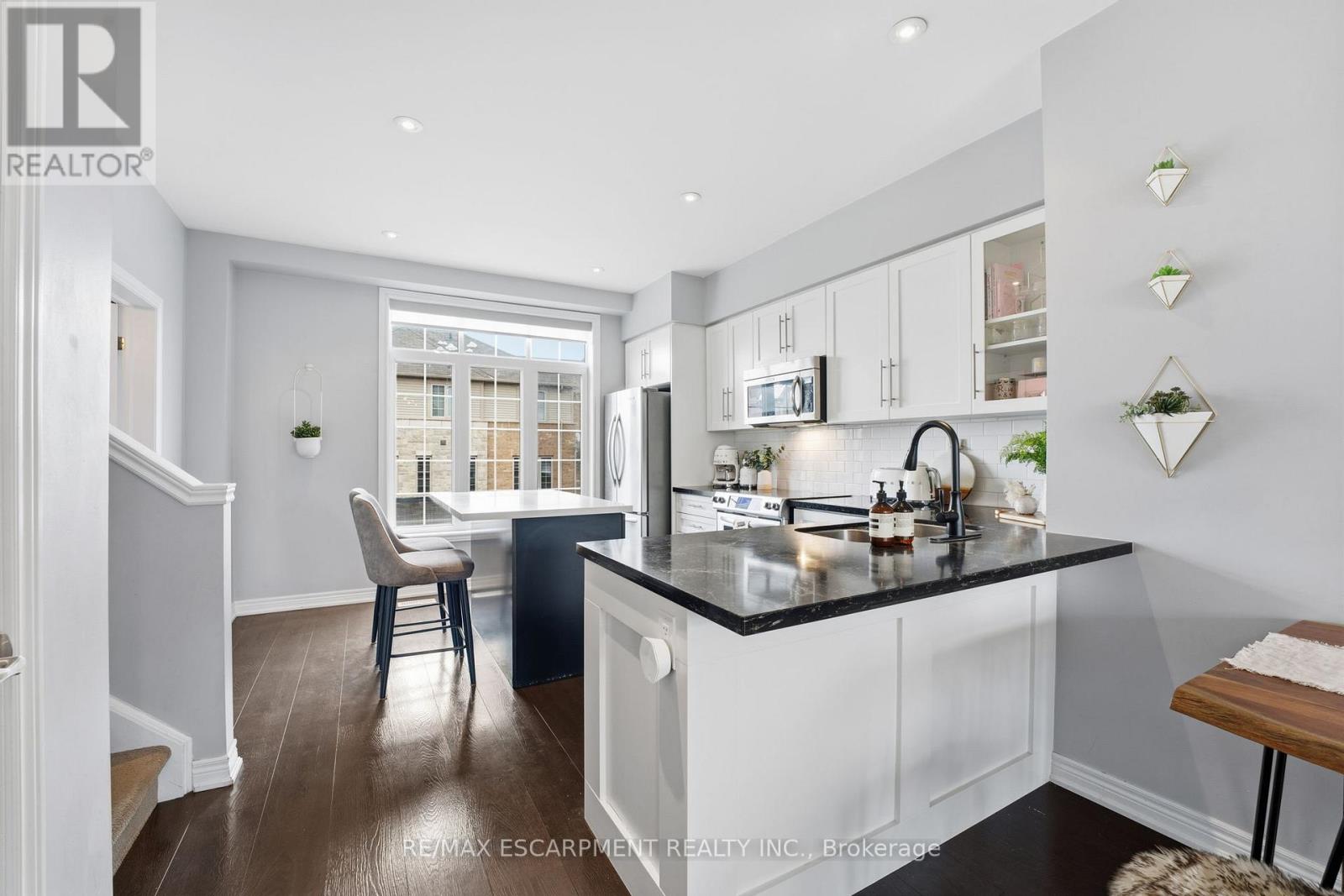 17 - 257 Parkside Drive, Hamilton, Ontario  L7R 2G4 - Photo 10 - X12542512