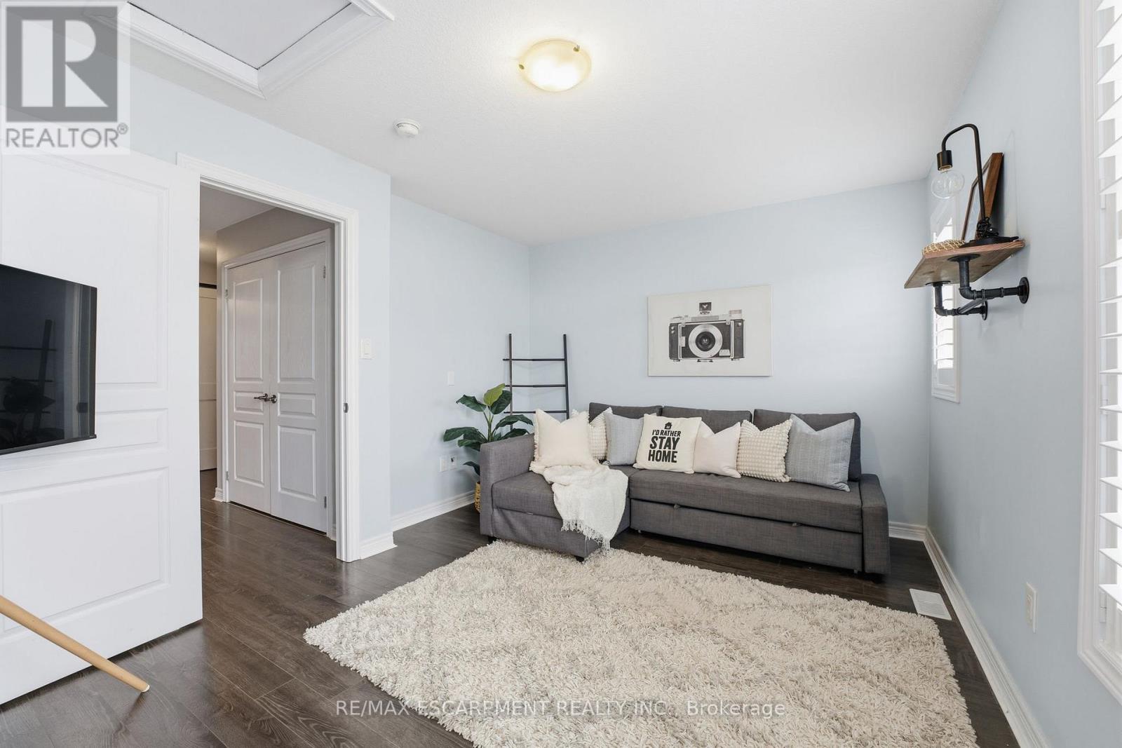 17 - 257 Parkside Drive, Hamilton, Ontario  L7R 2G4 - Photo 14 - X12542512