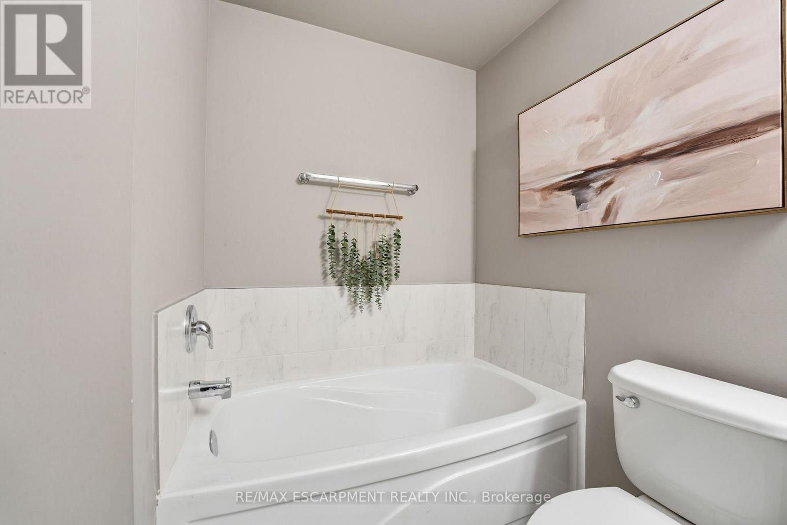 17 - 257 Parkside Drive, Hamilton, Ontario  L7R 2G4 - Photo 17 - X12542512