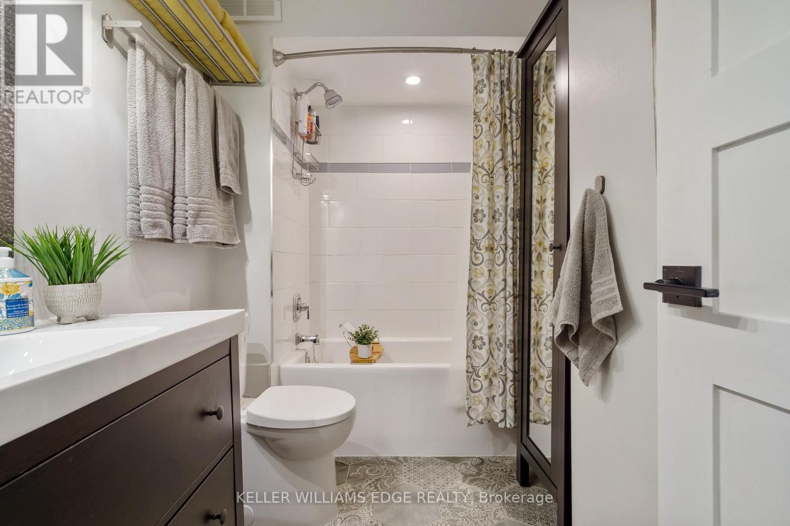 731 - 350 Quigley Road, Hamilton, Ontario  L8K 5N2 - Photo 24 - X12542534