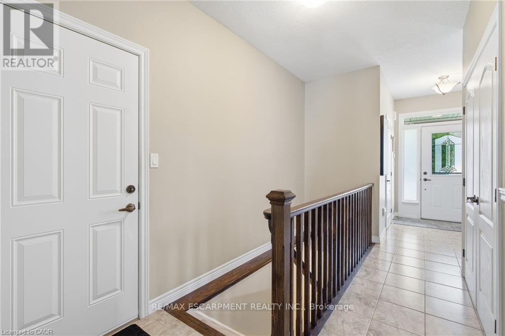 4 Hillgartner Lane, Hamilton, Ontario  L0R 1C0 - Photo 21 - X12542536