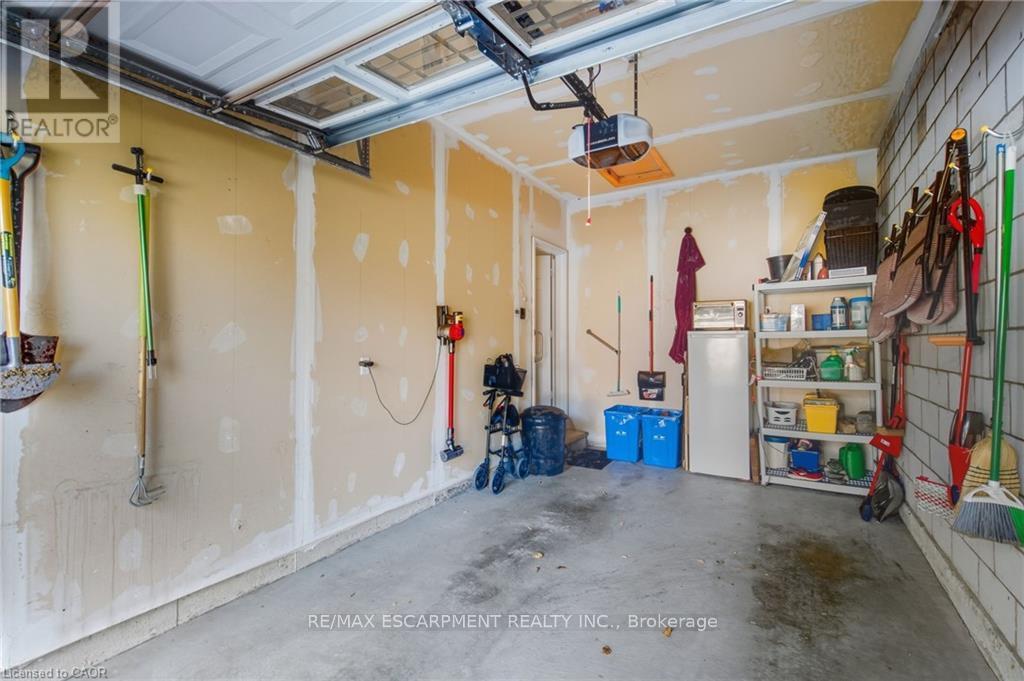 4 Hillgartner Lane, Hamilton, Ontario  L0R 1C0 - Photo 31 - X12542536