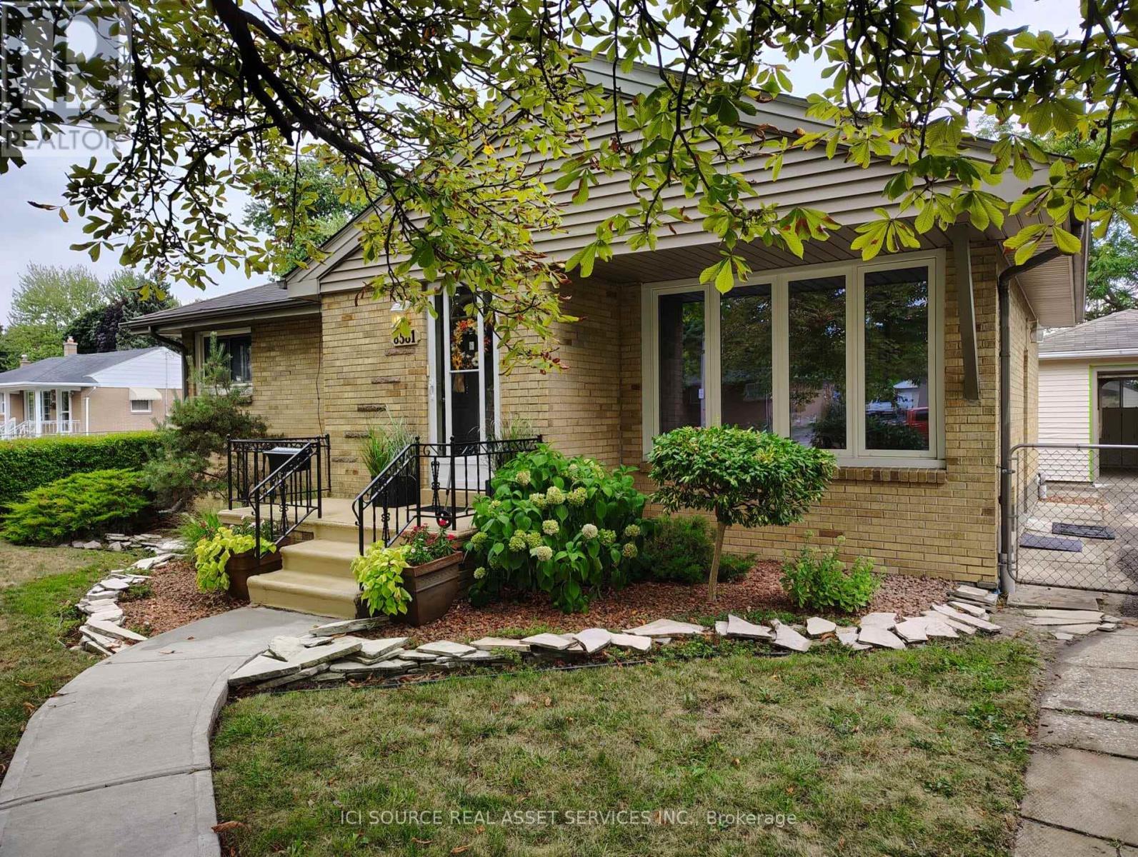 8581 JEROME STREET, Windsor, Ontario