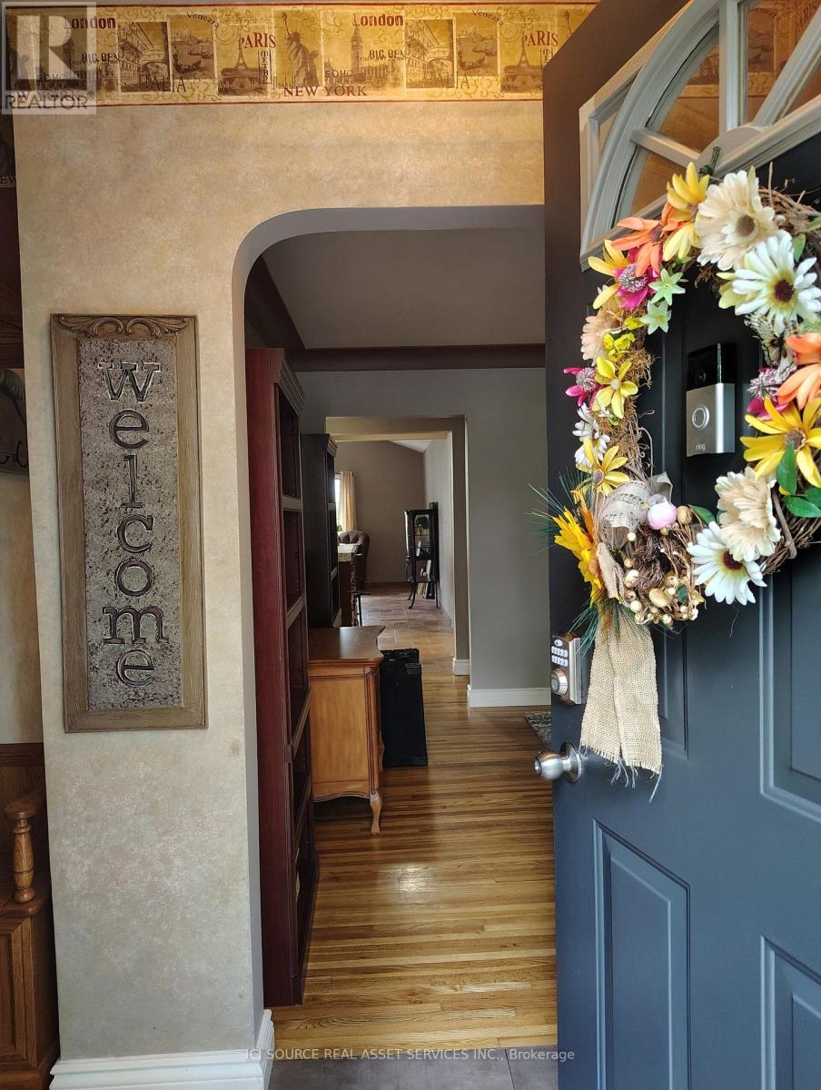 8581 Jerome Street, Windsor, Ontario  N8S 1W8 - Photo 2 - X12542548