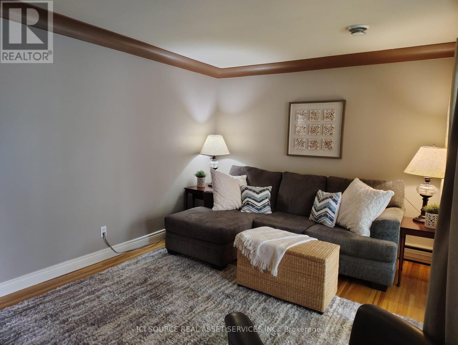 8581 Jerome Street, Windsor, Ontario  N8S 1W8 - Photo 4 - X12542548