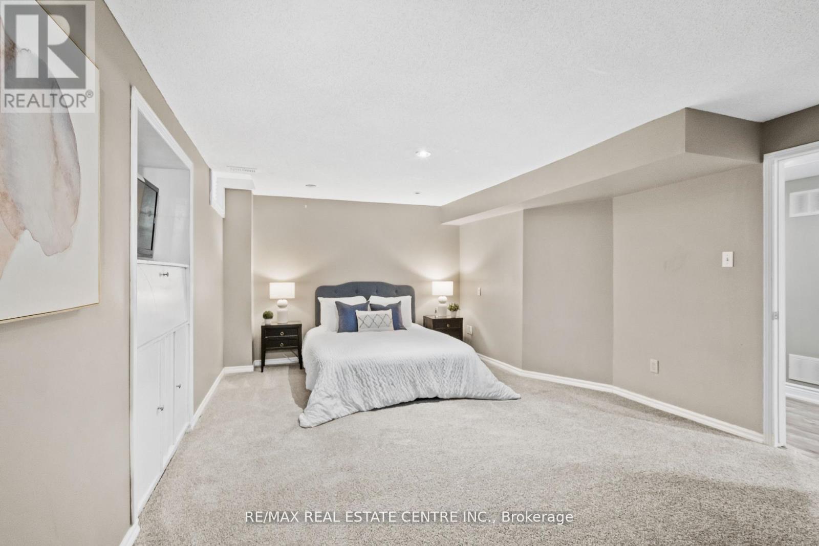 20 Driftwood Place, Hamilton, Ontario  L8J 2N7 - Photo 26 - X12542612