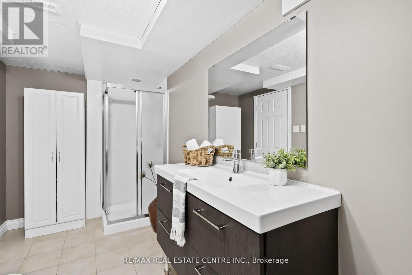 20 Driftwood Place, Hamilton, Ontario  L8J 2N7 - Photo 33 - X12542612