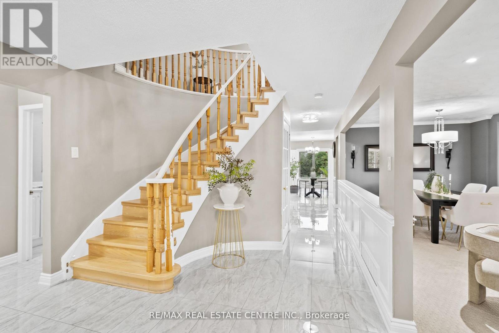 20 Driftwood Place, Hamilton, Ontario  L8J 2N7 - Photo 8 - X12542612