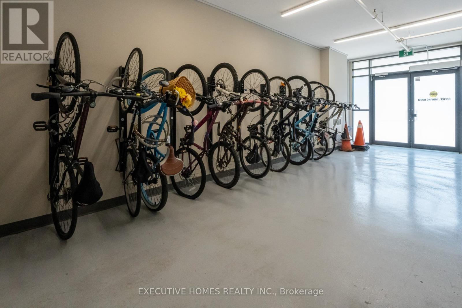 327 - 101 Shoreview Place, Hamilton, Ontario  L8E 0K2 - Photo 16 - X12542624