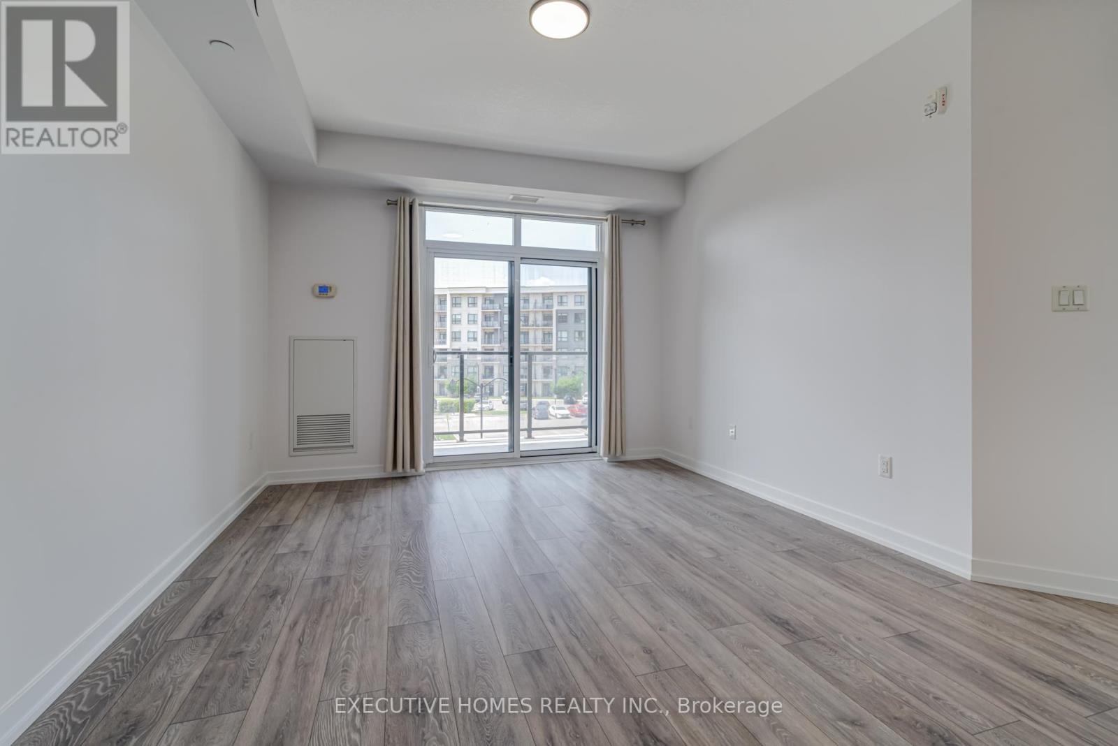 327 - 101 Shoreview Place, Hamilton, Ontario  L8E 0K2 - Photo 6 - X12542624