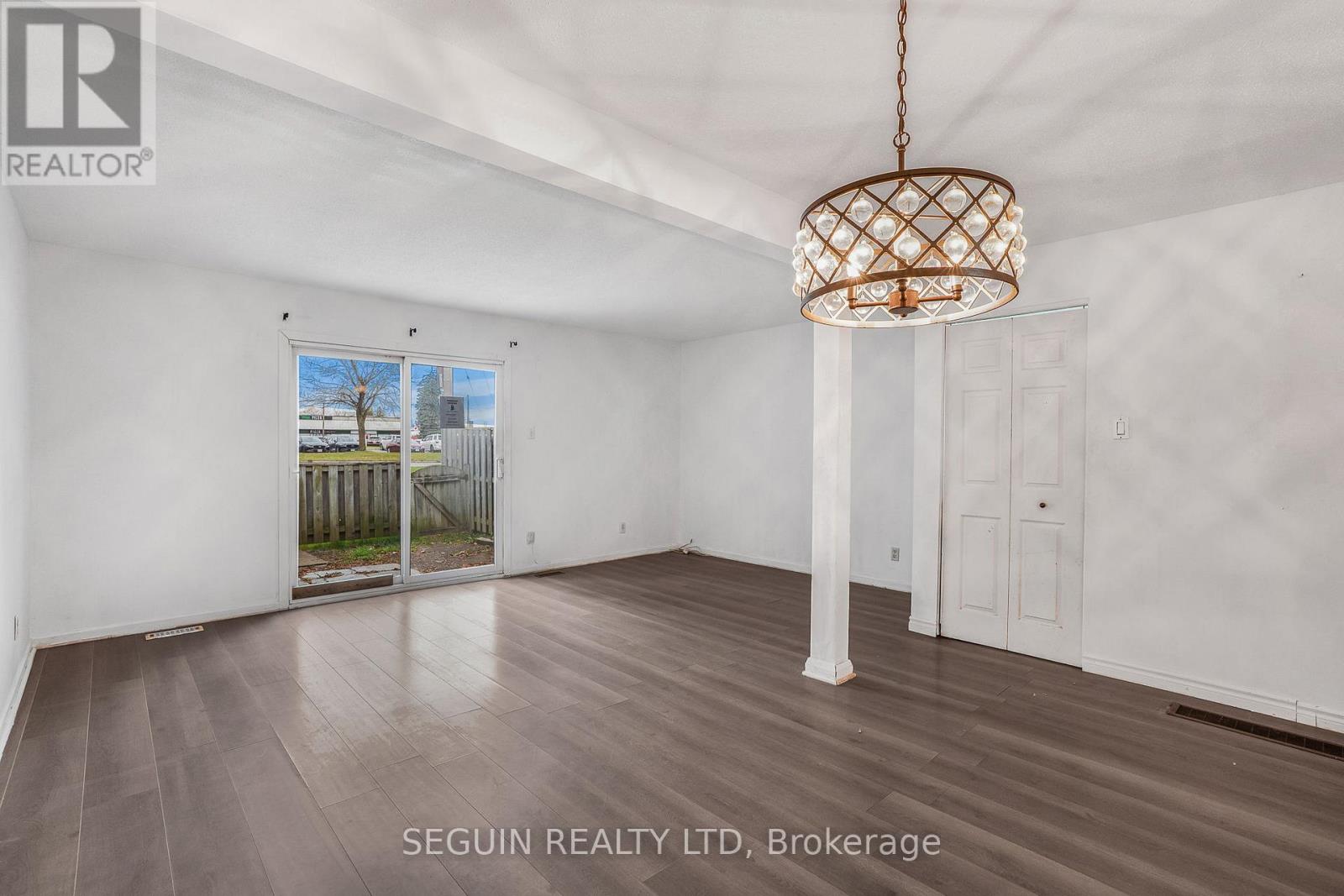 6138 Brookside Lane, Ottawa, Ontario K1C 2K7 - Photo 13 - X12542706