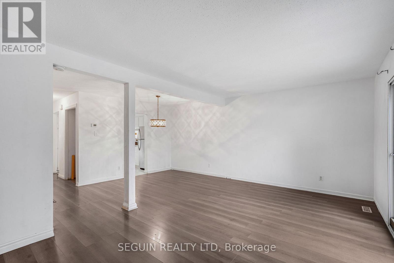 6138 Brookside Lane, Ottawa, Ontario K1C 2K7 - Photo 15 - X12542706