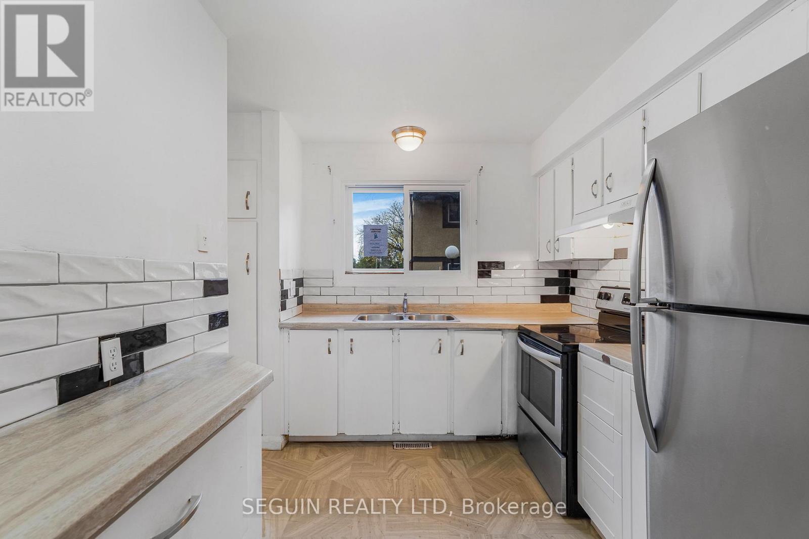 6138 Brookside Lane, Ottawa, Ontario K1C 2K7 - Photo 9 - X12542706