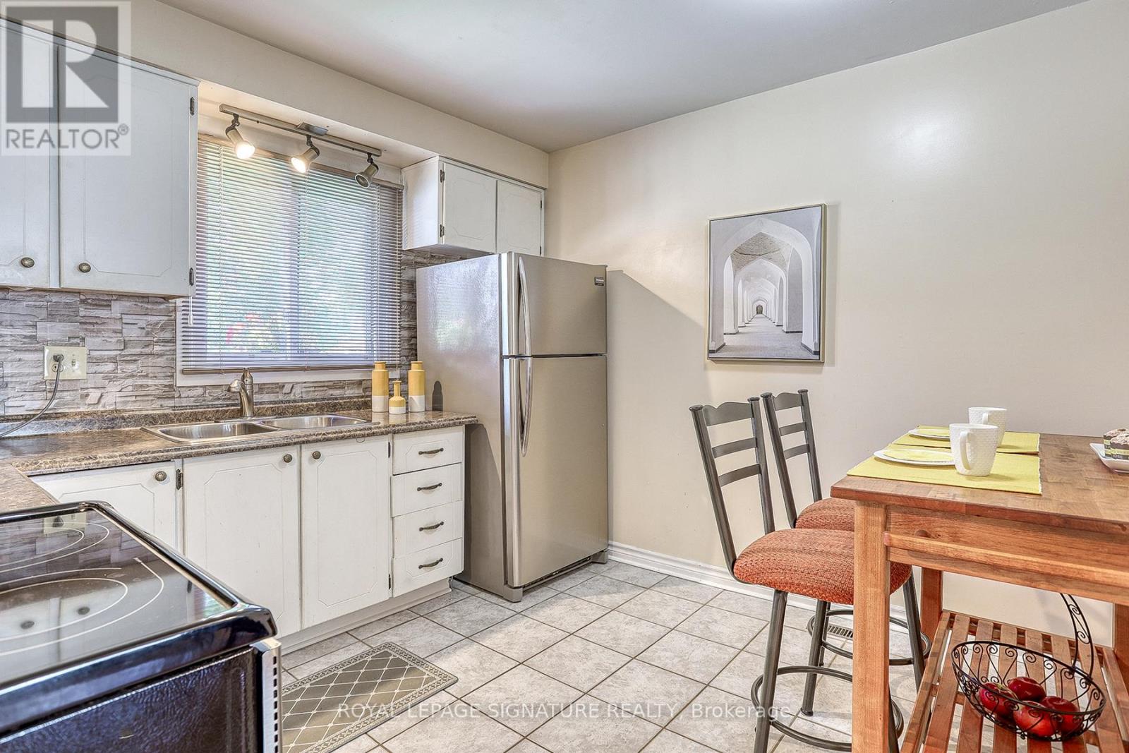 5 Golden Appleway, Toronto, Ontario  M3A 3P2 - Photo 10 - C12435983