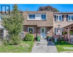 5 GOLDEN APPLEWAY, Toronto, Ontario