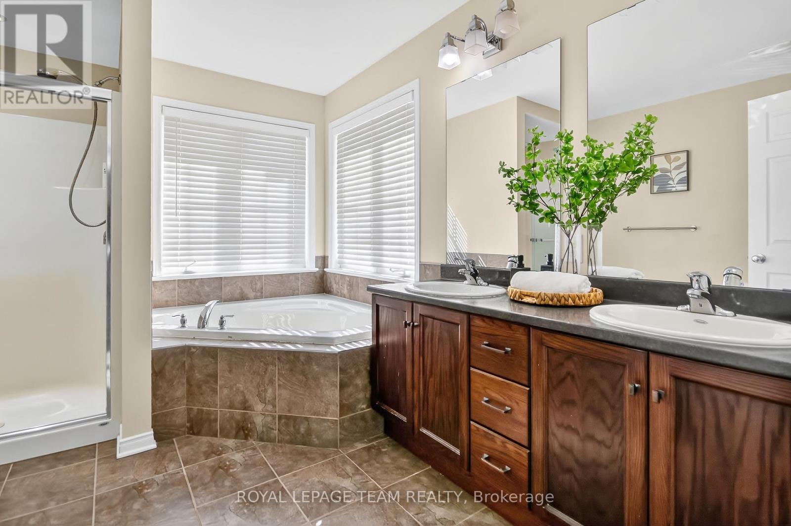 347 Tucana Way, Ottawa, Ontario  K2J 0Z8 - Photo 27 - X12445506