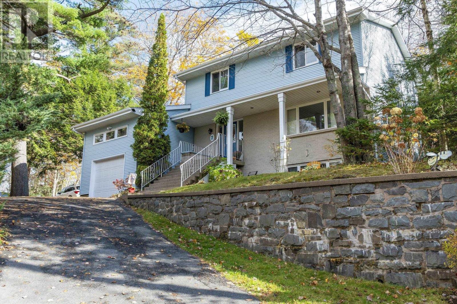 7 Lake Charles Drive, Dartmouth, Nova Scotia