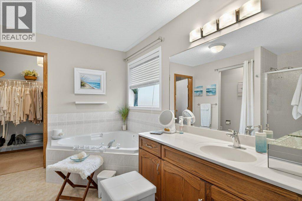 96 Shawbrooke Manor Sw, Calgary, Alberta  T2Y 3L8 - Photo 26 - A2269025