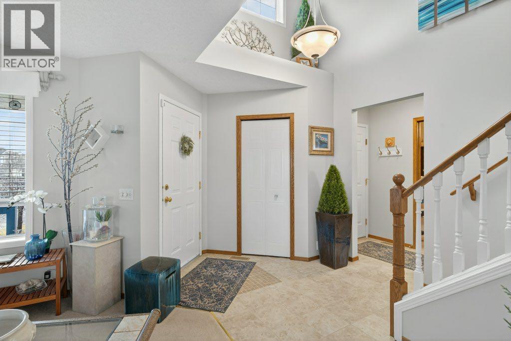 96 Shawbrooke Manor Sw, Calgary, Alberta  T2Y 3L8 - Photo 3 - A2269025