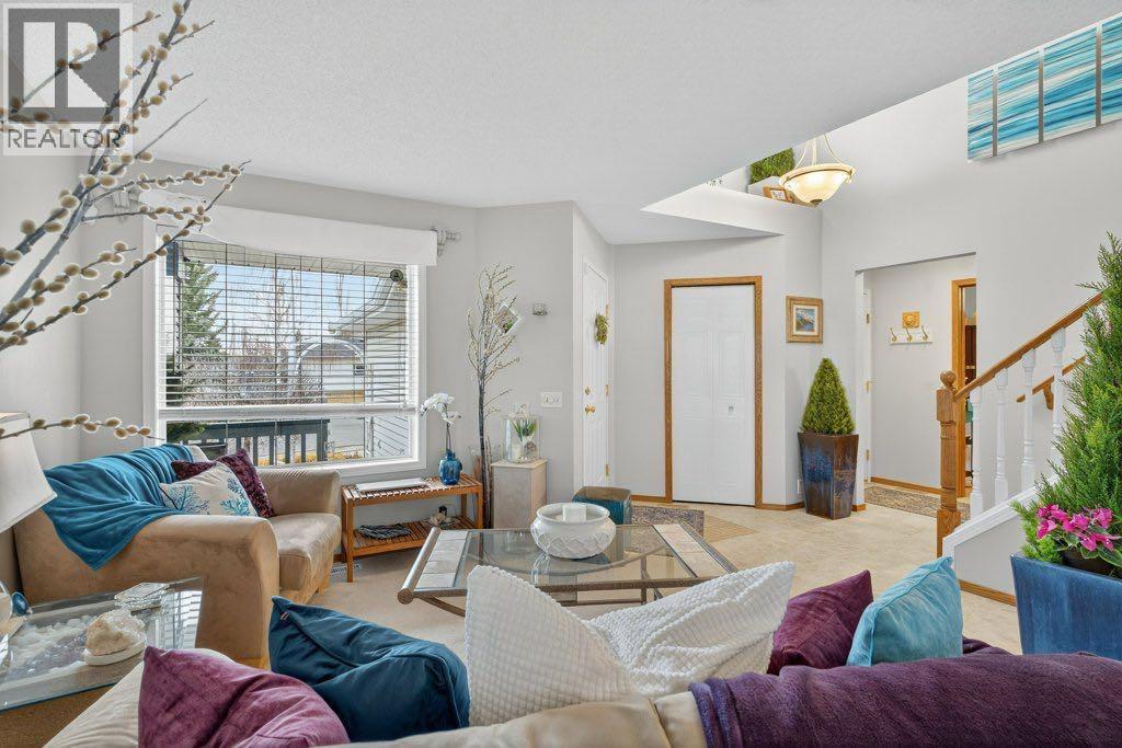 96 Shawbrooke Manor Sw, Calgary, Alberta  T2Y 3L8 - Photo 5 - A2269025