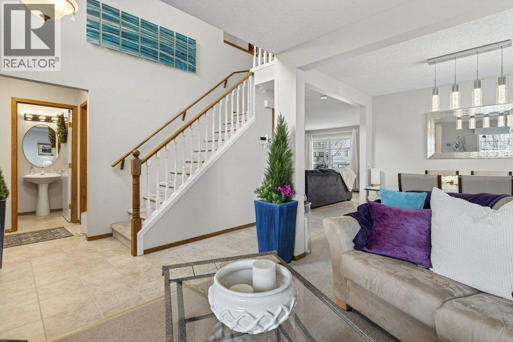 96 Shawbrooke Manor Sw, Calgary, Alberta  T2Y 3L8 - Photo 6 - A2269025