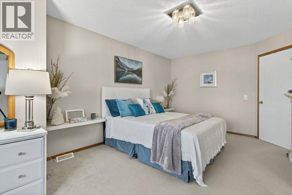 96 Shawbrooke Manor Sw, Calgary, Alberta  T2Y 3L8 - Photo 24 - A2269025