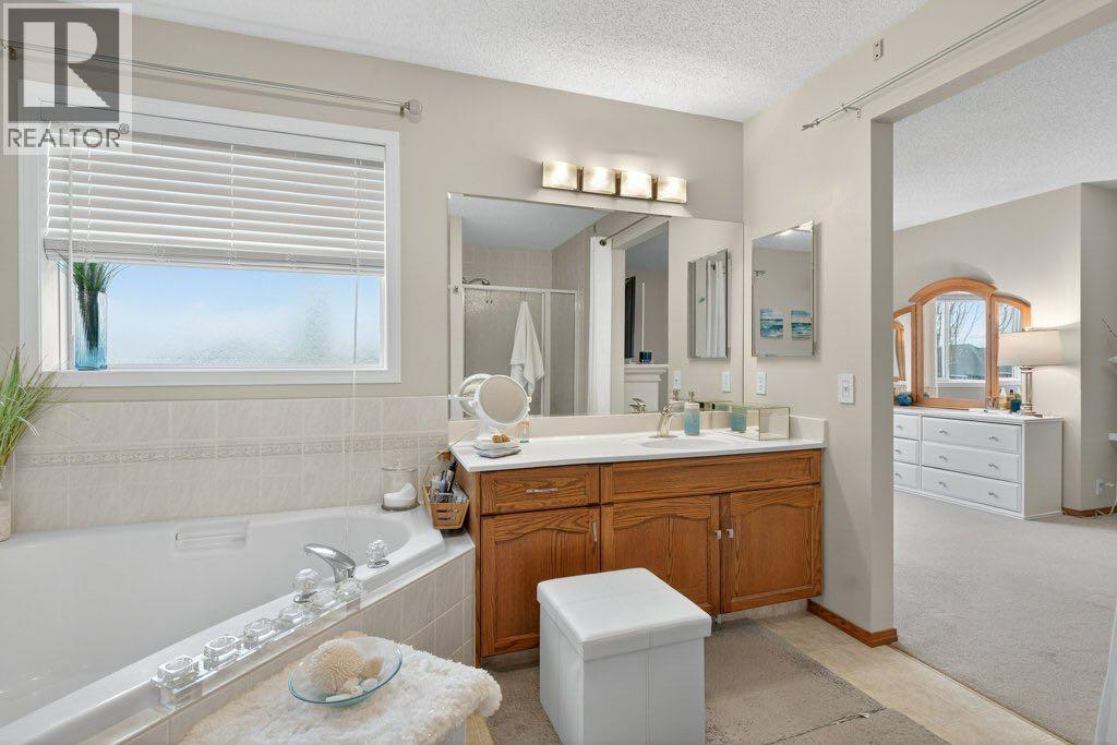 96 Shawbrooke Manor Sw, Calgary, Alberta  T2Y 3L8 - Photo 27 - A2269025