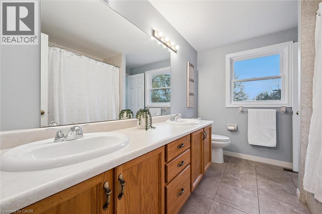 41 Manitoulin Crescent, Kitchener, Ontario  N2A 3J4 - Photo 28 - 40785322