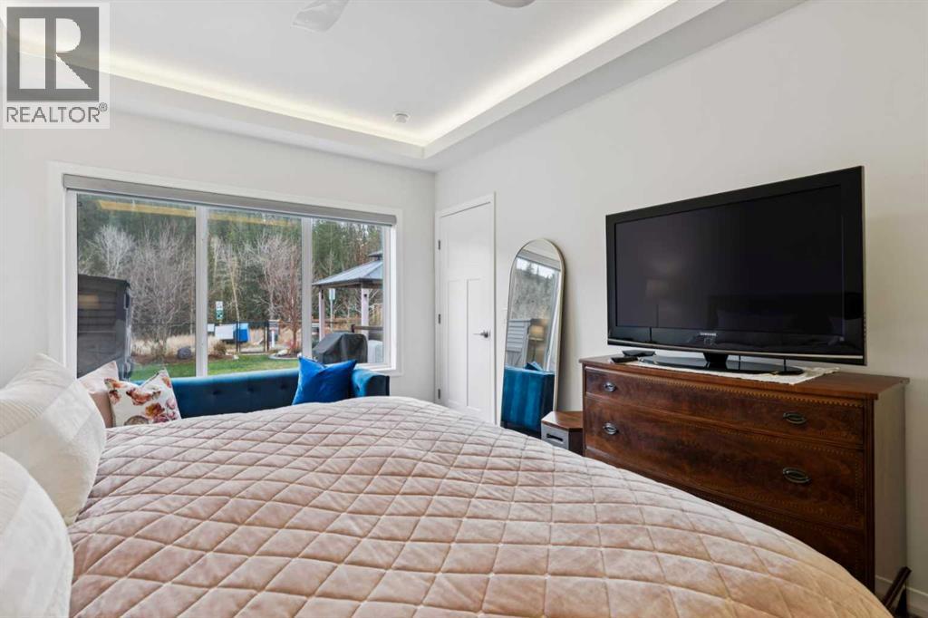 44 Riviera Court, Cochrane, Alberta  T4C 2V8 - Photo 21 - A2269159