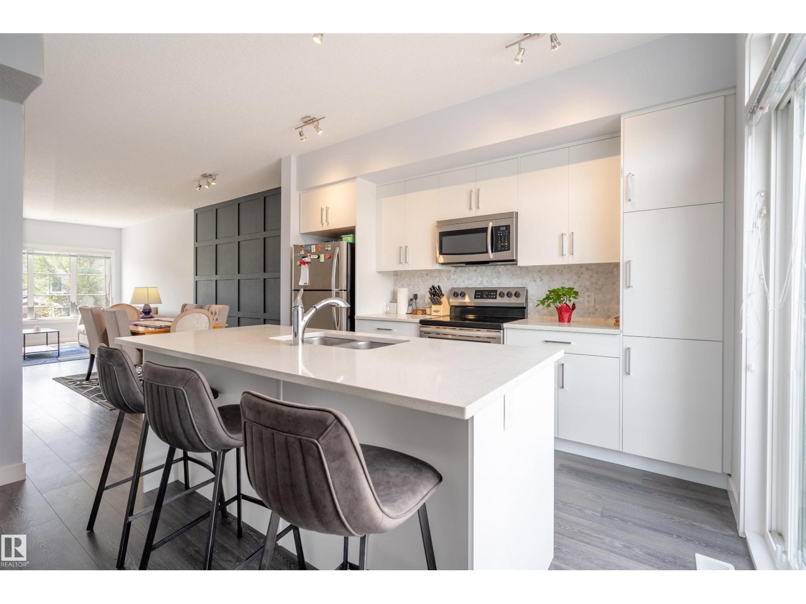 1085 GAULT BV NW, Edmonton, Alberta