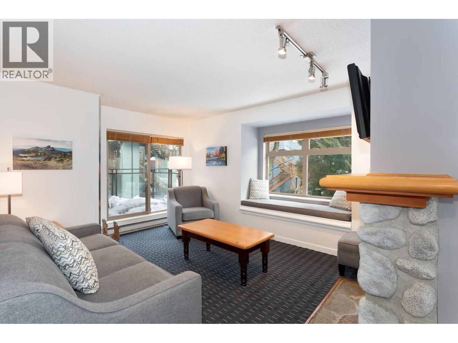 117 2050 Lake Placid (Week 52) Road, Whistler, British Columbia  V8E 0B6 - Photo 2 - R3067223