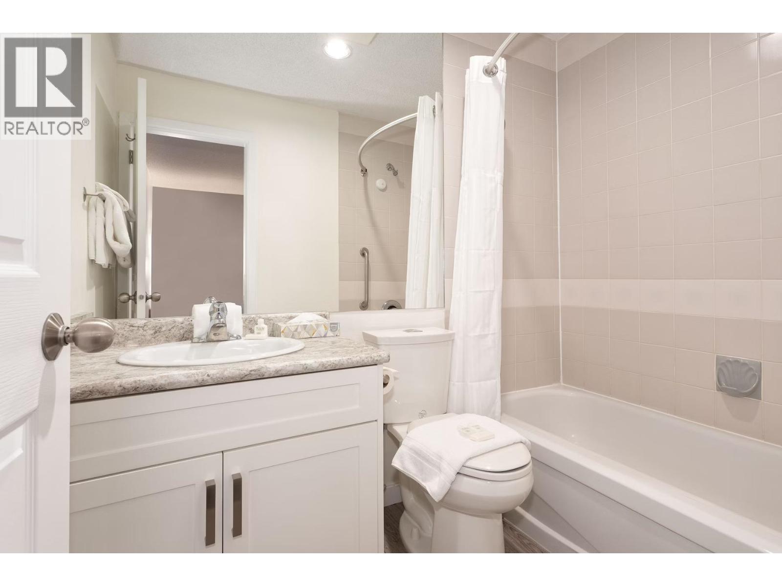 117 2050 Lake Placid (Week 52) Road, Whistler, British Columbia  V8E 0B6 - Photo 11 - R3067223