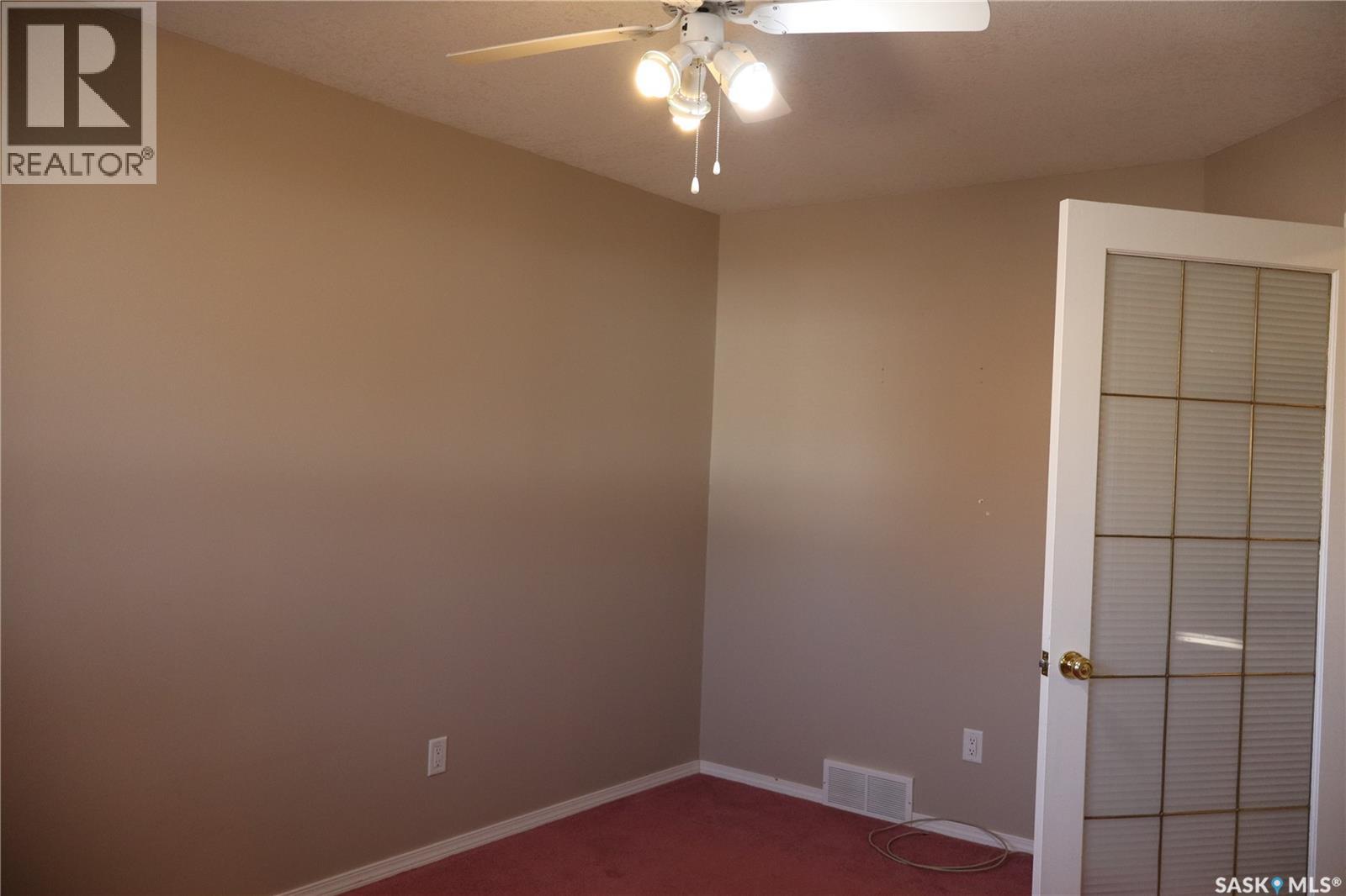 602 Centre Street, Assiniboia, Saskatchewan  S0H 0B0 - Photo 11 - SK023837